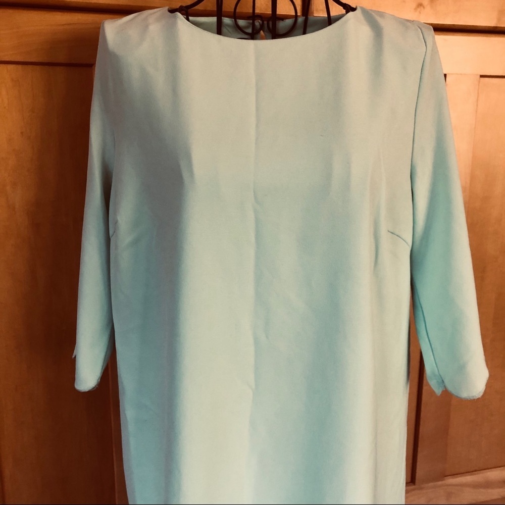 Tobi Mint Green Scalloped Shift Dress Size Small - Picture 4 of 12